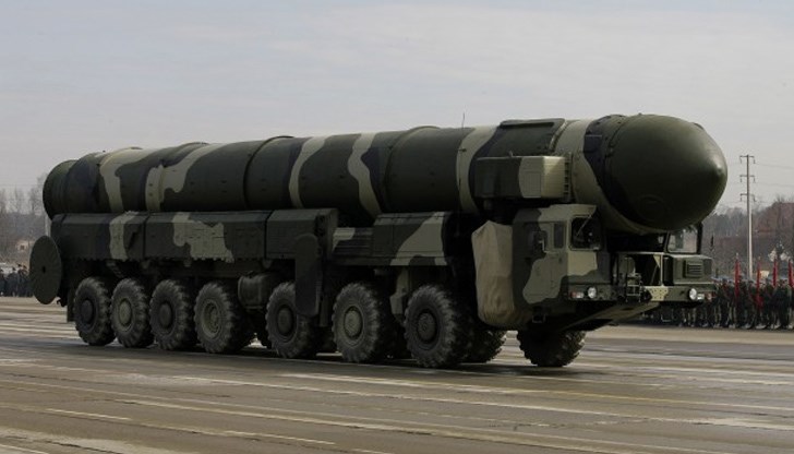 Съобщението идва само ден след като президентът на страната Владимир Путин заръча на военното командване да приведе в повишена готовност стратегическите сили за отблъскване, в които влиза и ядреното оръжие Съобщението идва само ден след като президентът на страната Владимир Путин заръча на военното командване да приведе в повишена готовност стратегическите сили за отблъскване, в които влиза и ядреното оръжие