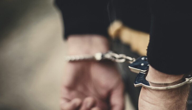 Мъжът е издирван за документна измама в Германия Мъжът е издирван за документна измама в Германия