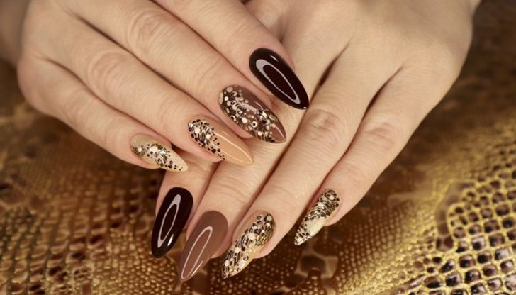 Кафявите тонове например подхождат за жълти рокли Кафявите тонове например подхождат за жълти рокли