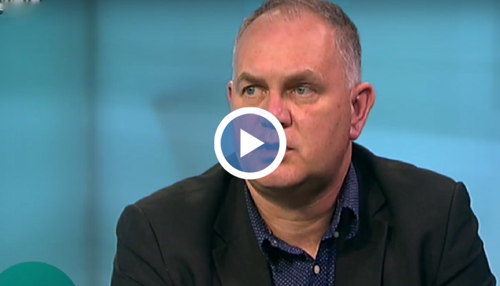 "Путин е тръгнал на историческа мисия за възстановяването на руската империя. Тази война е плод на негово желание да остане в историята. Това е негова битка, каквото той реши", заяви Кадиев