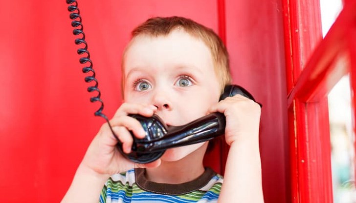 Запазва се тенденцията броят на момчета, които търсят съдействие на телефона, да е повече от този на момичета