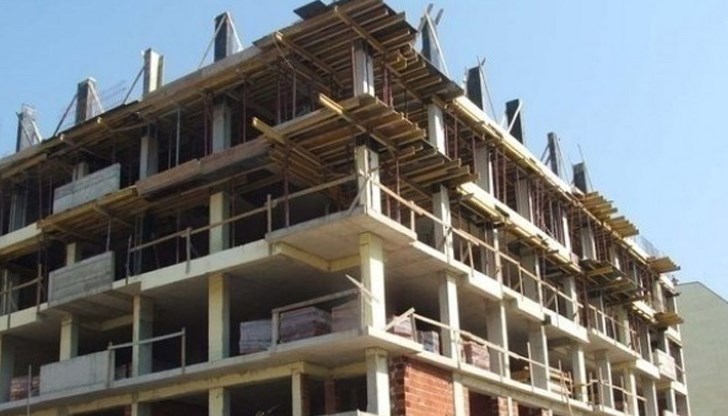 "Има лека лудост на пазара в момента. Днес отивате и купувате апартамент, но не знаете дали строителят няма да вдигне цената утре“, коментира Люба Атанасова