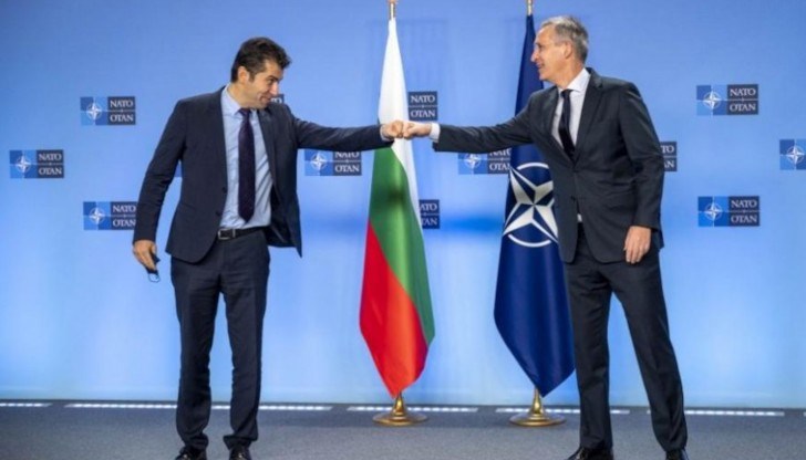 Премиерът Кирил Петков даде първите знаци, че  България ще разчита здраво на снишаването в опит да угоди на всички