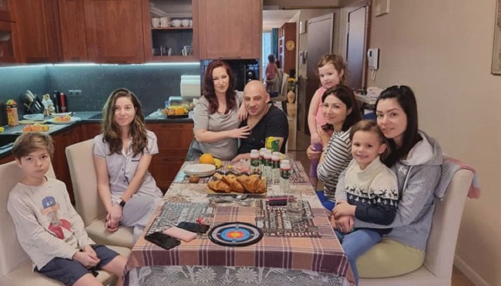 ИТ компания разкрива нови работни места за бежанци. Събират лекари от цялата страна, говорещи руски или украински, които да преглеждат и лекуват бежанците ИТ компания разкрива нови работни места за бежанци. Събират лекари от цялата страна, говорещи руски или украински, които да преглеждат и лекуват бежанците