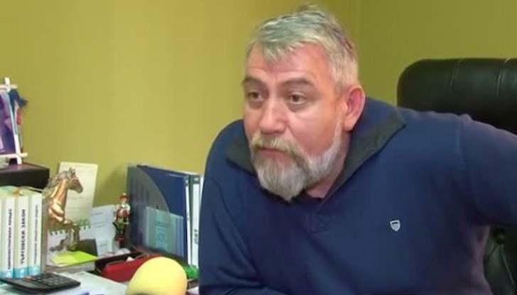 Причината - унищожаване на произведение на изкуството и накърнени авторски права Причината - унищожаване на произведение на изкуството и накърнени авторски права