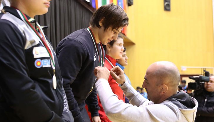 Другият русенски състезател – Ахмед Батаев, загуби инфарктно с 3:4 от беларусина Адлан Тацуев