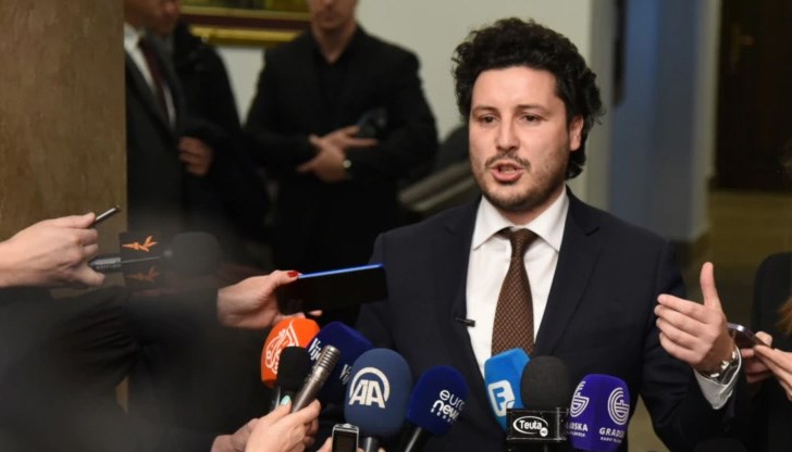 Това се случи, след като местният парламент гласува вот на недоверие срещу кабинета Това се случи, след като местният парламент гласува вот на недоверие срещу кабинета