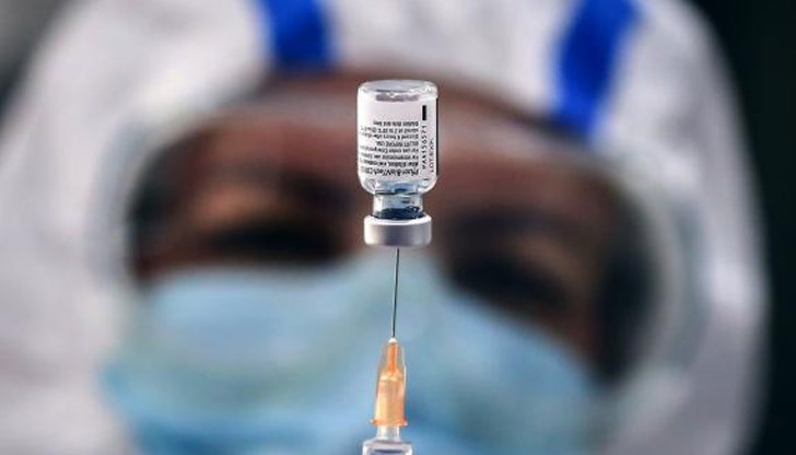 Омикрон няма да е последната вълна на вируса, но обществото ще се справя по-добре, заяви създателят на ваксината  Pfizer
