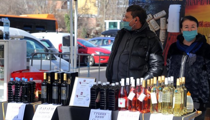 В него ще се включат производители на плодове, зеленчуци, посадъчен материал, мед, ядки, вино, натурални сокове, сушени плодове, конфитюри и сладка В него ще се включат производители на плодове, зеленчуци, посадъчен материал, мед, ядки, вино, натурални сокове, сушени плодове, конфитюри и сладка