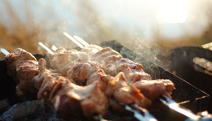 Качеството на шишчето се влияе от фактори като марината, вида на месото и виртуозността на барбекю майстора Качеството на шишчето се влияе от фактори като марината, вида на месото и виртуозността на барбекю майстора