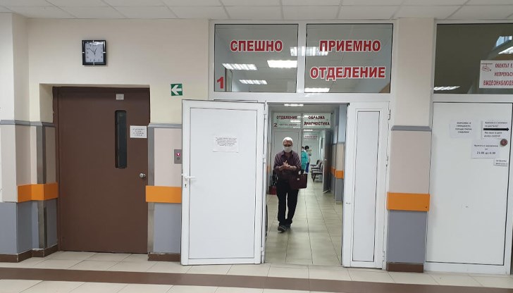 От УМБАЛ „Св. Георги“ заявяват, че по случая е извършена проверка, включително и на записите от камерите в Спешното отделение От УМБАЛ „Св. Георги“ заявяват, че по случая е извършена проверка, включително и на записите от камерите в Спешното отделение