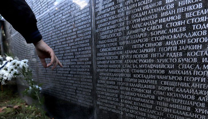 Проф. Александър Кьосев с прочувствено есе