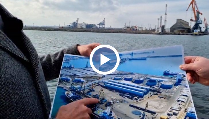 Пристанището е концесионирано от бизнесмена Кирил Домусчиев