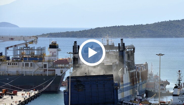 Те са заснети на втория етаж на кораба, където всичко е опустошено от огнената стихия