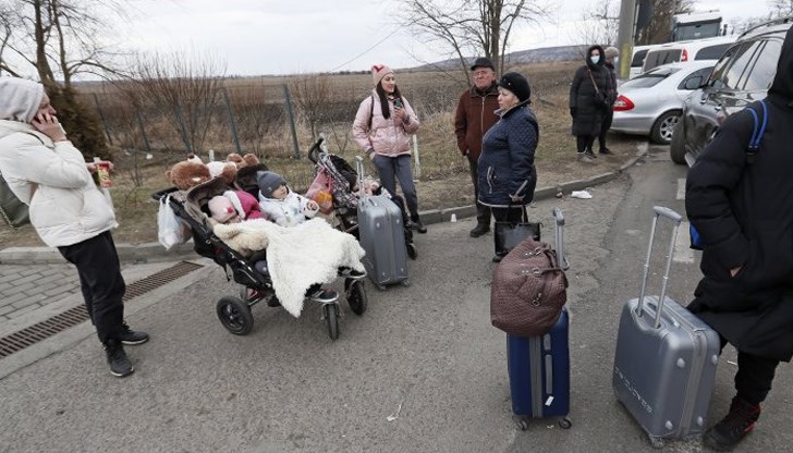 "Големият проблем е, че няма бензин и се стига до хуманитарна катастрофа. Категорично не съм съгласен с упреците за безотговорност на институциите", подчерта посланикът "Големият проблем е, че няма бензин и се стига до хуманитарна катастрофа. Категорично не съм съгласен с упреците за безотговорност на институциите", подчерта посланикът