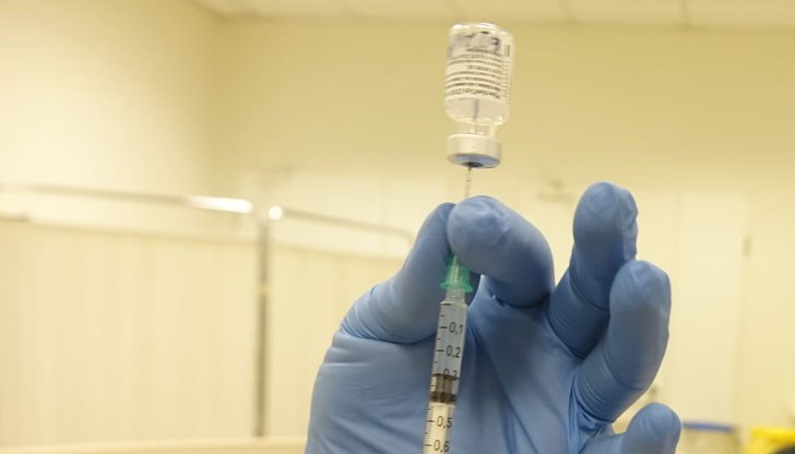 Здравните власти отчитат спад на желаещите да се имунизират срещу Ковид-19