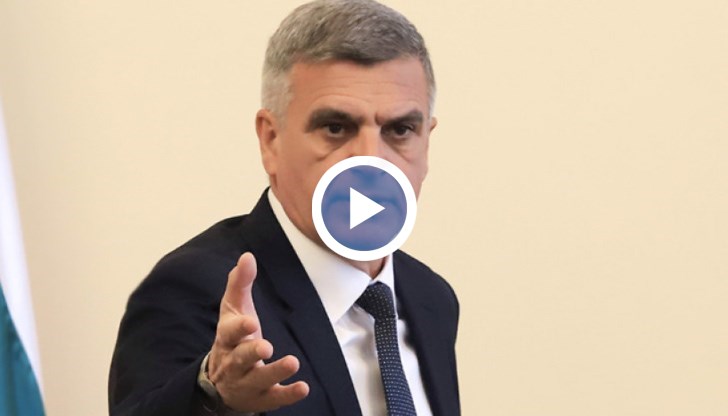 "От ИТН не искаме оставка на военния министър. В такава обстановка това е несериозно", отбеляза международният секретар на партията Димитър Гърдев