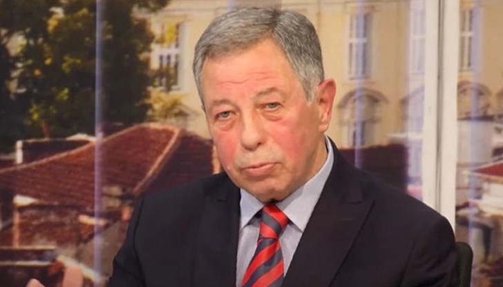 Той е министър-председател, службите са му подчинени", каза още ген. Миланов Той е министър-председател, службите са му подчинени", каза още ген. Миланов