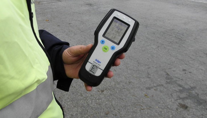 Блъснал се в паркирано "Рено" на улица "Рига"