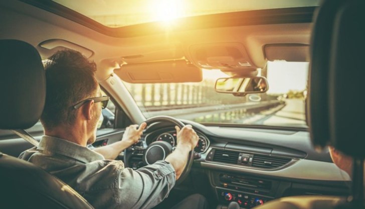 Почиствайте автомобила си през зимата без двигателят да работи