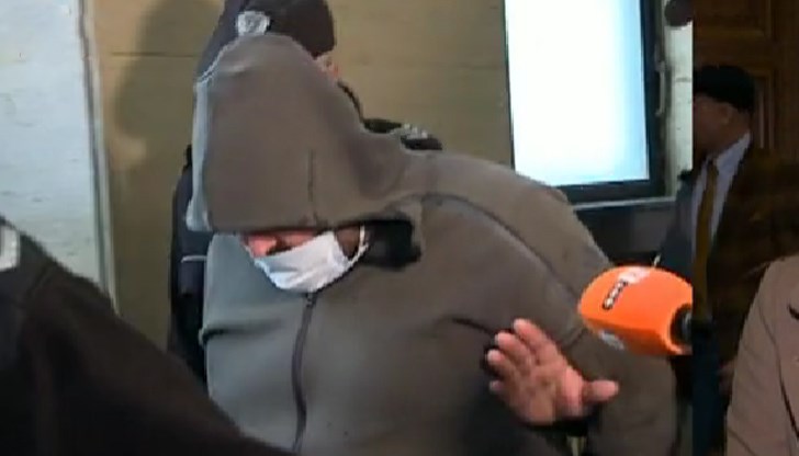 Според адвокатите на мъжете доказателствата не са достатъчни. Задържаните отказаха да коментират