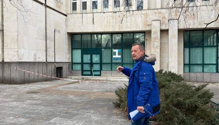 Учебното заведение търси помощ от държавата за укрепване и ремонт