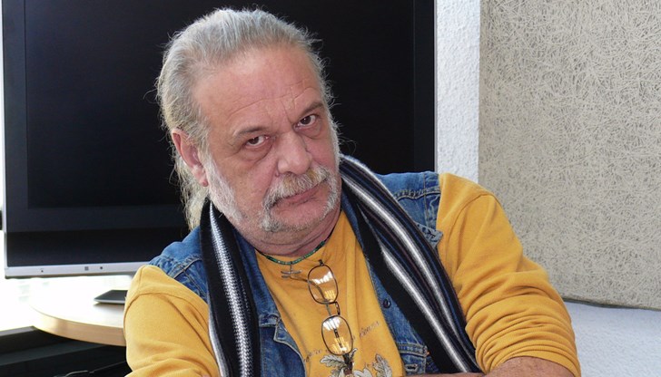 А човек, който не само знае езика, а знае културата, в която този език функционира