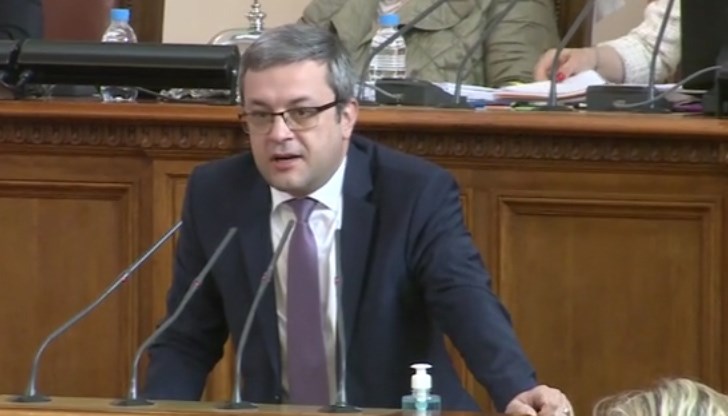 "Това е активно мероприятия се повтаря всяка година. Може да го вкараме в празничния календар", заяви Биков и предложи да се казва "ден на Барселонагейт" "Това е активно мероприятия се повтаря всяка година. Може да го вкараме в празничния календар", заяви Биков и предложи да се казва "ден на Барселонагейт"