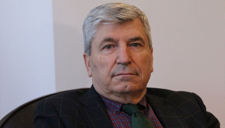 Нужни са незабавни действия на правителството, съветва Илиян Василев