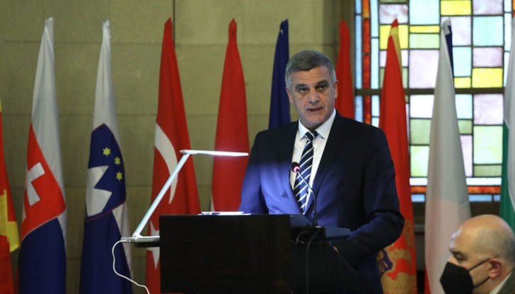 "Ще обсъдим дали американски сили могат да участват в българската батальонна бойна група", заяви още Янев