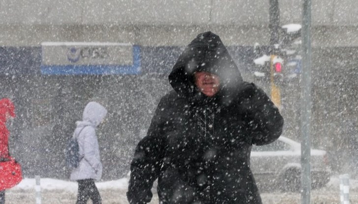 Обилни снеговалежи в много райони на страната Обилни снеговалежи в много райони на страната