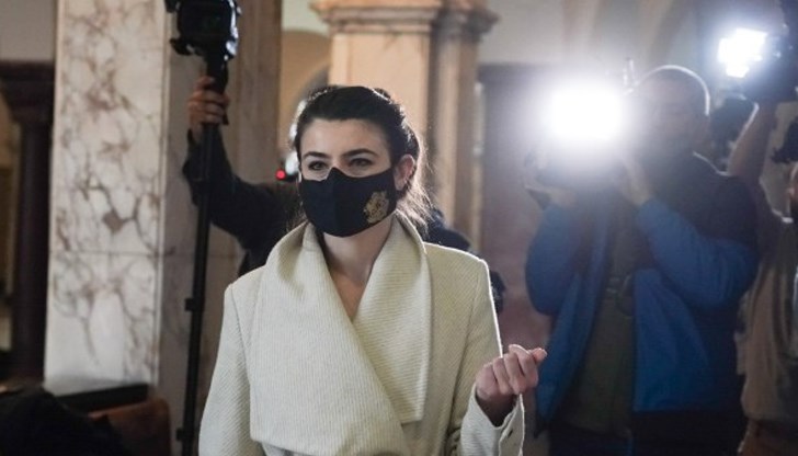 Тя потвърди, че са предоставени медийни публикации, свързани с Делян Пеевски Тя потвърди, че са предоставени медийни публикации, свързани с Делян Пеевски