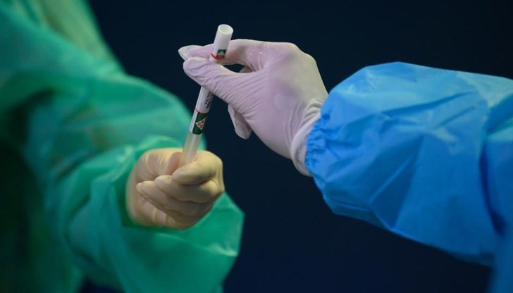 Трима санитари също са с положителни тестове