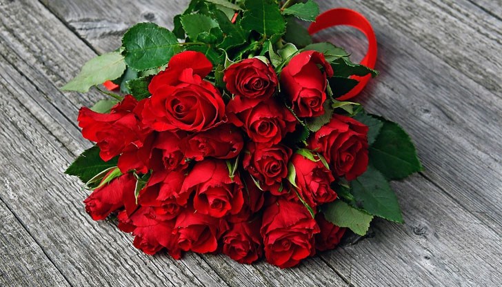 Защо се подарява роза на Свети Валентин?