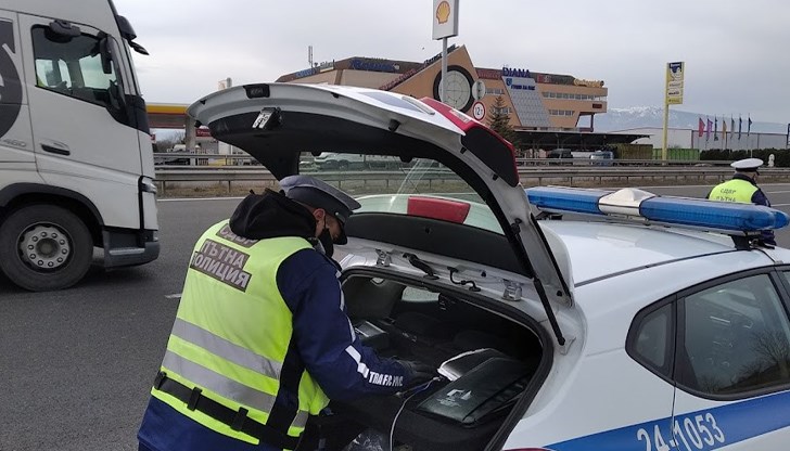 27-годишен шофьор получи условна присъда за предложен подкуп на пътен полицай