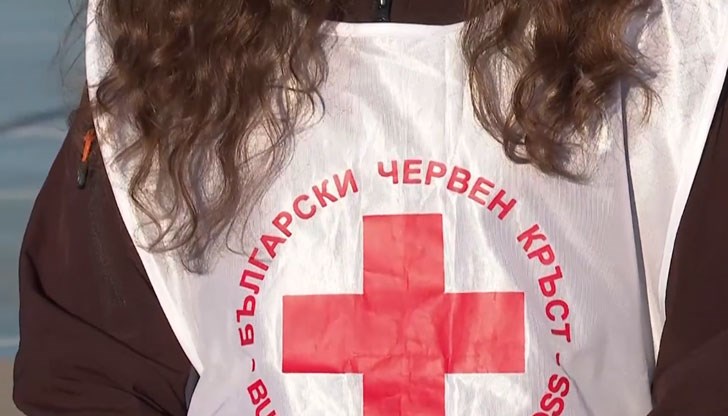 Процесът на лечението е продължителен и тежък за нея и семейството ѝ