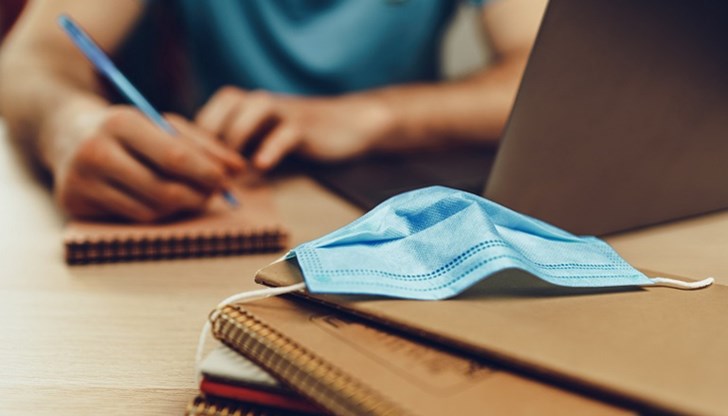 Поради много високия брой заболели в Община Русе след ваканцията преминаваме на ротационно обучение Поради много високия брой заболели в Община Русе след ваканцията преминаваме на ротационно обучение