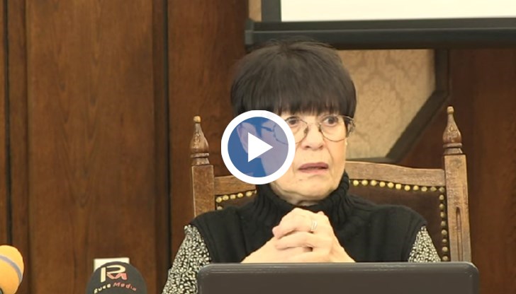 Артистичният директор на фестивала Ива Чавдарова представи подробно акцентите в програмата