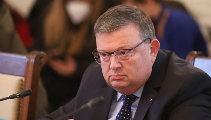 Сотир Цацаров смята, че е трябвало да бъде поканен в парламента, когато се гласува оставката му
