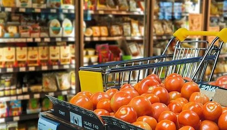 Общоизвестен факт е, че Русия е лидер в производството на пшеница и царевица. Украйна също. Съответно тези борсови стоки скочиха веднага нагоре“, заяви Яна Иванова Общоизвестен факт е, че Русия е лидер в производството на пшеница и царевица. Украйна също. Съответно тези борсови стоки скочиха веднага нагоре“, заяви Яна Иванова