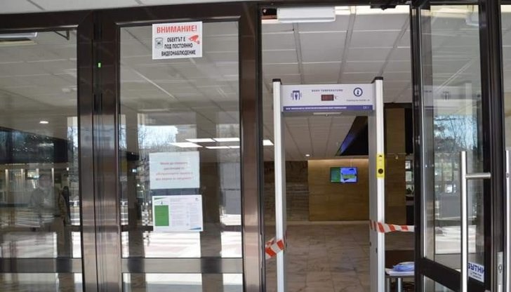 Терморамката измерва телесната температура с точност до 0,10 градуса Терморамката измерва телесната температура с точност до 0,10 градуса