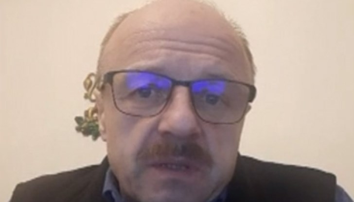 Той е получил информация, че превантивно тази нощ в 12 ч. ще затворят пътните артерии в града