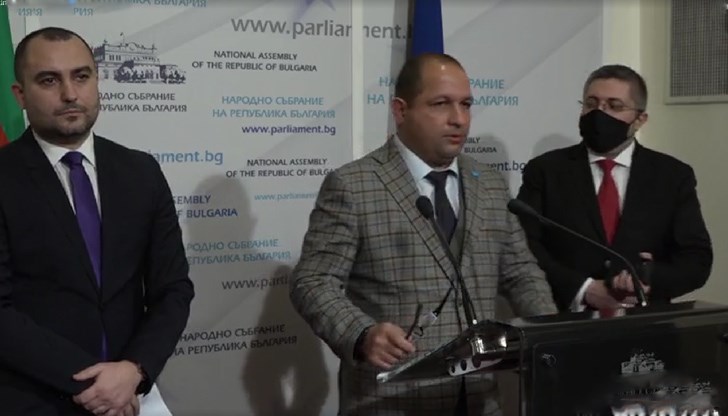 Според тях за няколко месеца по договори са изплатени 40 милиона лева Според тях за няколко месеца по договори са изплатени 40 милиона лева