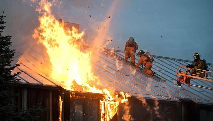 Най-вероятно причината за възникването на пожара е небрежност при боравене с открит огън