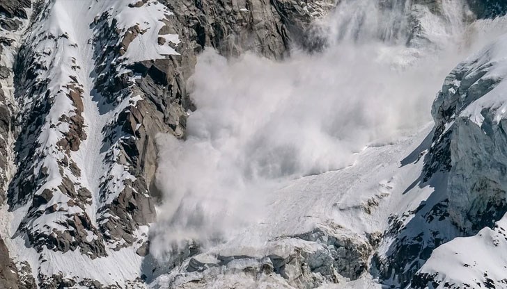 Над 100 лавини са паднали в страната в последните дни