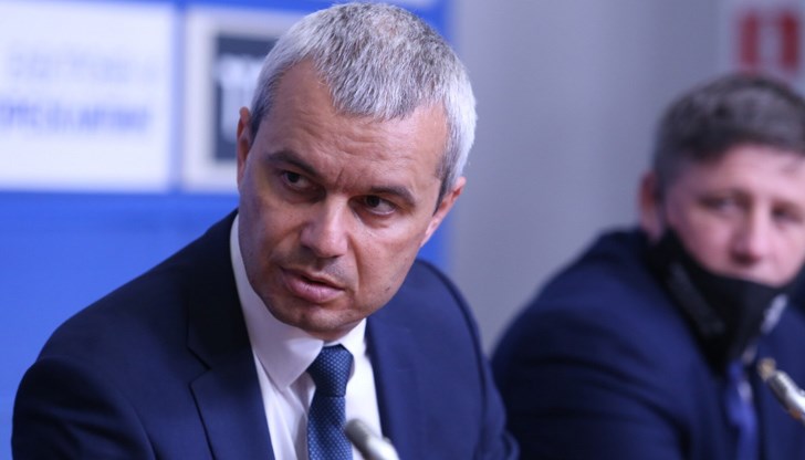 Костадин Костадинов подчерта, че от „Възраждане“ винаги са искали въпросът със зелените сертификати да бъде решаван цивилизовано
