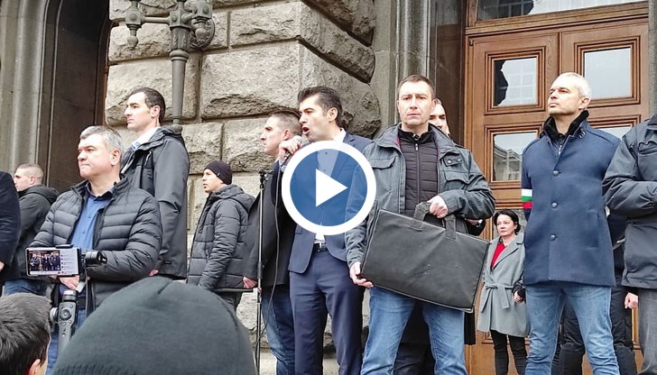 Готов съм да чуя вашите критики, каза Петков