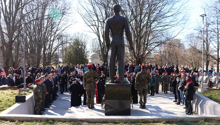 Ритуалът се състоя пред открития през 2020-а година паметник на Левски в Парка на възрожденците