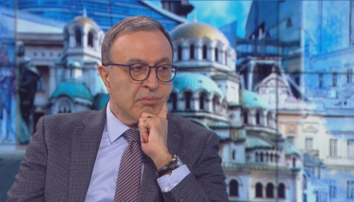 Според него винаги се "туткаме" преди да вземем голямо решение и започваме да се "тюхкаме", след като сме го взели