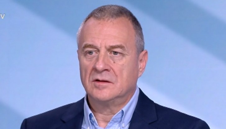 „Мисля, че пълномащабна военна операция е малко вероятна, но е вероятно да има локални конфликти в тези две самопровъзгласили се републики“, каза още той „Мисля, че пълномащабна военна операция е малко вероятна, но е вероятно да има локални конфликти в тези две самопровъзгласили се републики“, каза още той